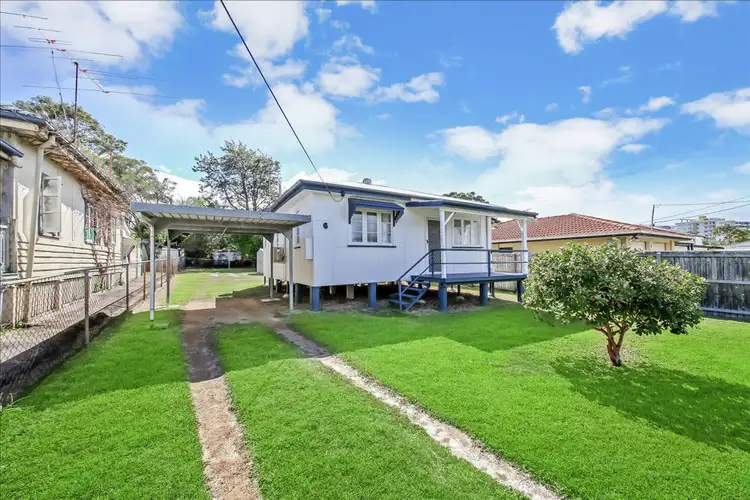 6 Jamieson Street, Redcliffe QLD 4020