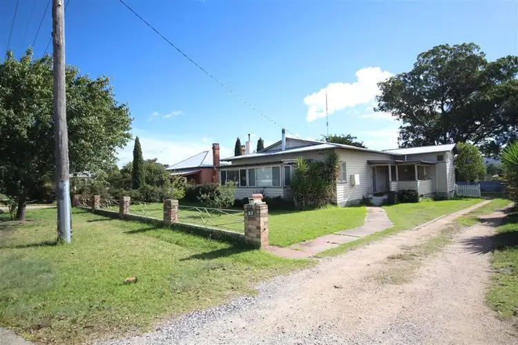 52 Wood Street, Tenterfield NSW 2372