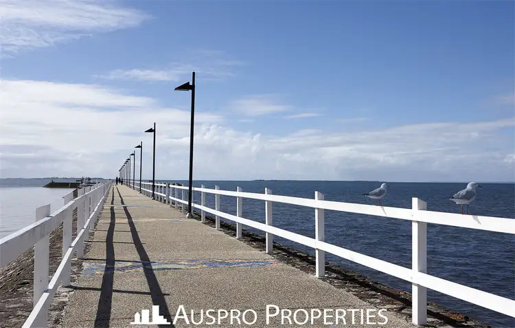 227 Stradbroke Avenue, Wynnum QLD 4178