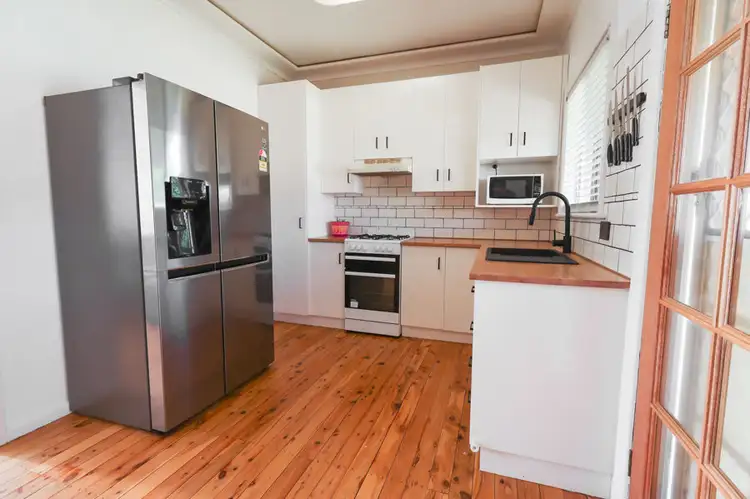 Fifth view of Homely house listing, 8 BELTANA AVENUE, Mount Austin NSW 2650