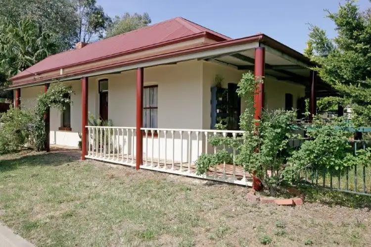 1 Edgar St, Junee NSW 2663