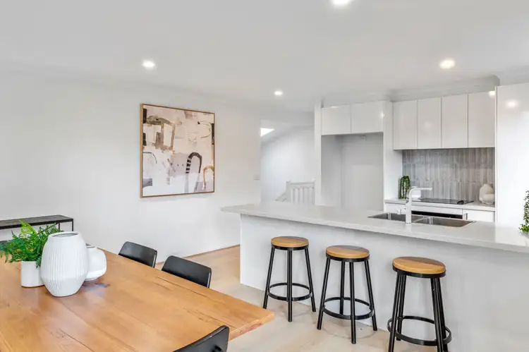 4 Rangeview Road, Donvale VIC 3111