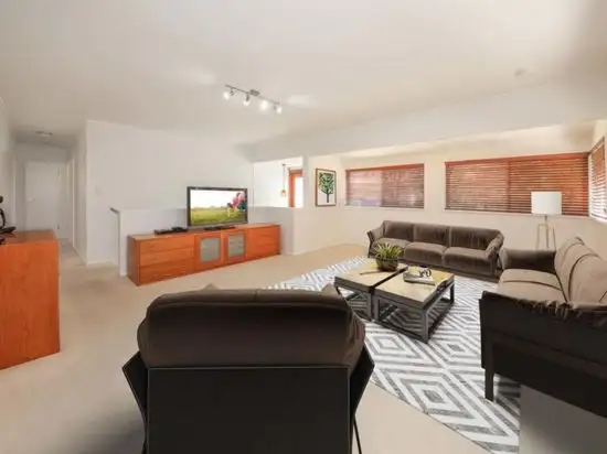15 FAIR ST, Wishart QLD 4122