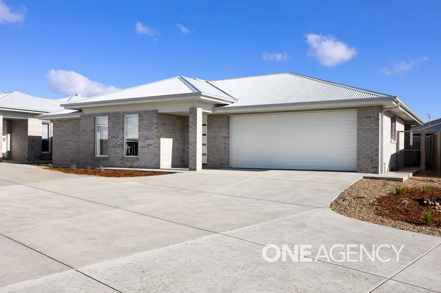 Main view of Homely unit listing, 1/12 MITTA MITTA PLACE, Gobbagombalin NSW 2650