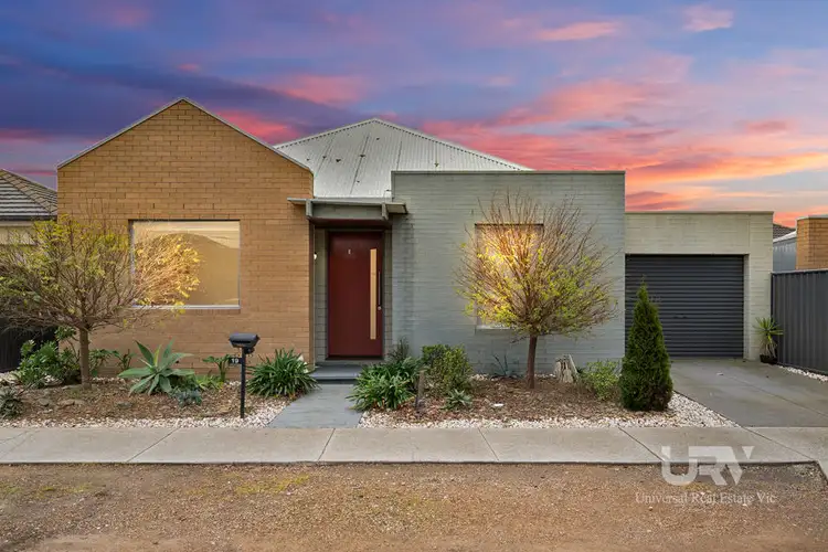 19 Millstream Pass, Craigieburn VIC 3064