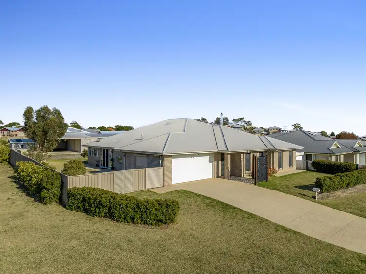 15 Tennyson Court, Westbrook QLD 4350