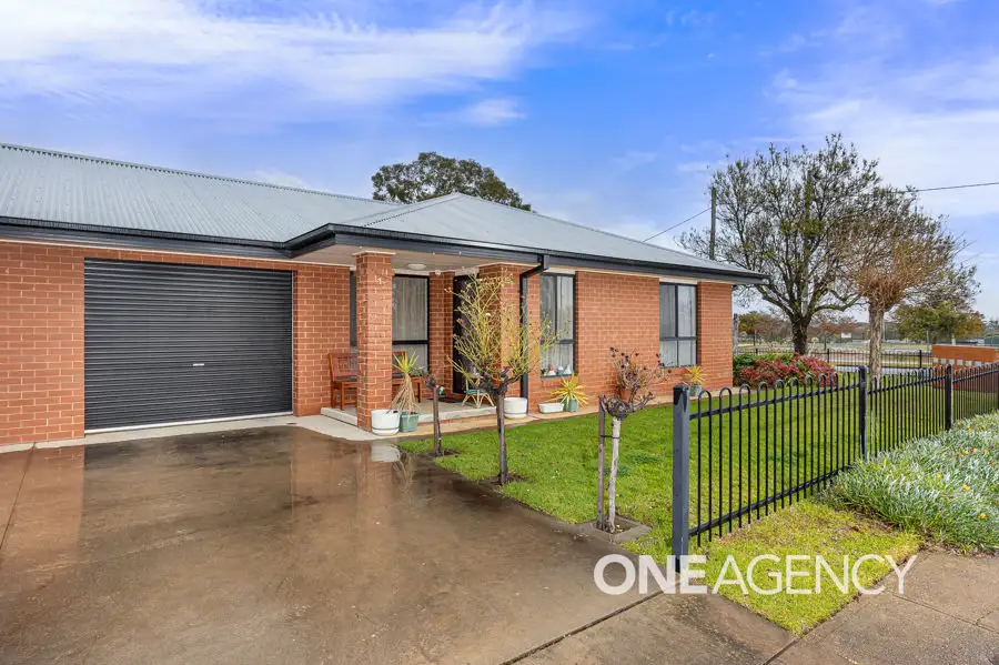 Main view of Homely unit listing, 1/2-4 MACQUARIE STREET, Mount Austin NSW 2650