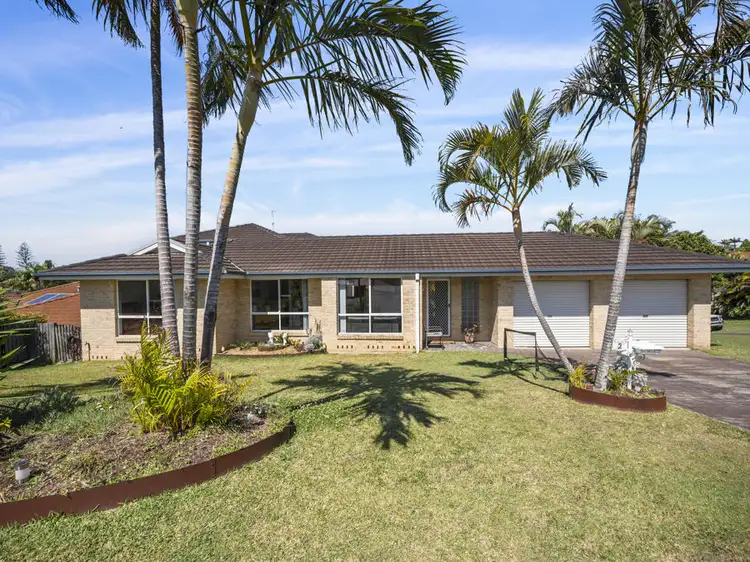 2 Beachside Court, Sapphire Beach NSW 2450