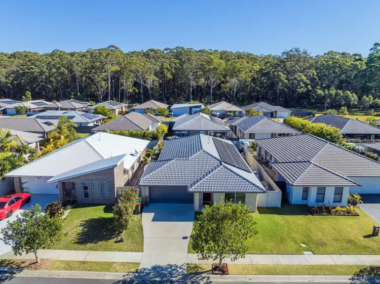 8 Seabeach Street, Sandy Beach NSW 2456