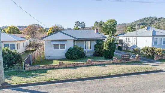 80 Piper Street, Tamworth NSW 2340