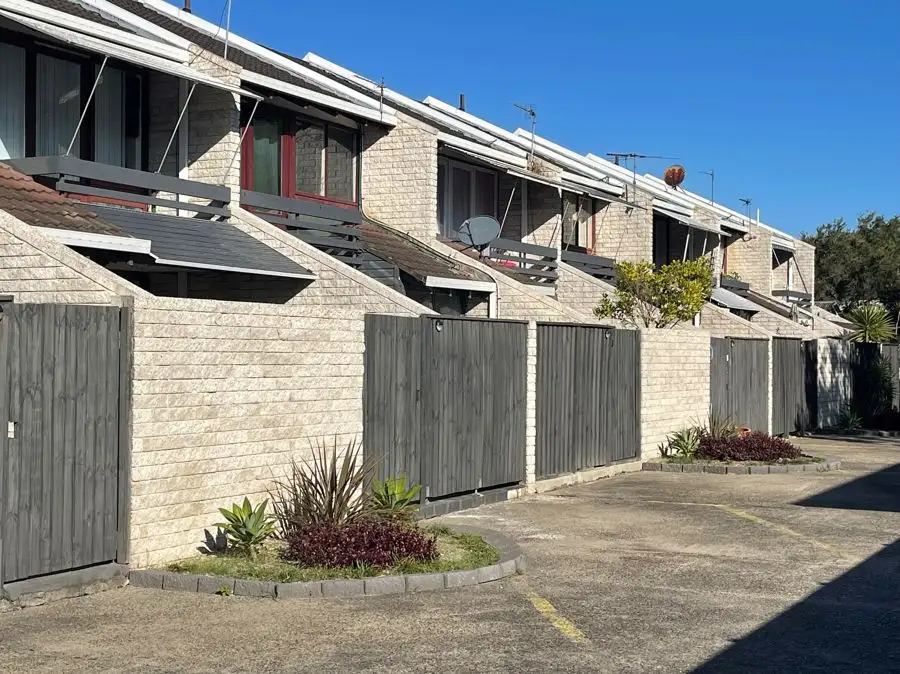 Main view of Homely townhouse listing, 2/18 Combine Street, Coffs Harbour NSW 2450