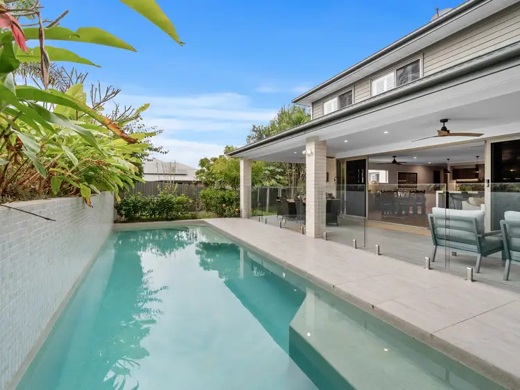 6 Sapphire Street, Holland Park QLD 4121