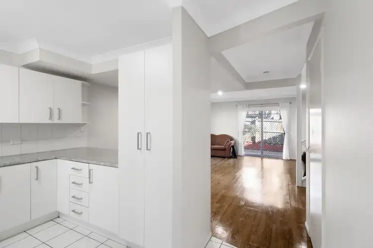 Fourth view of Homely townhouse listing, 25/9 Lawrence Close, Robertson QLD 4109