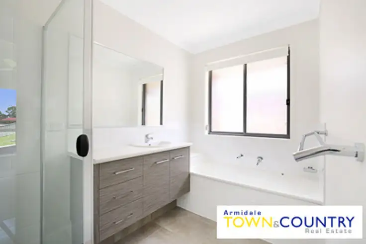 Fifth view of Homely house listing, 1/11 Grandview Crescent, Armidale NSW 2350