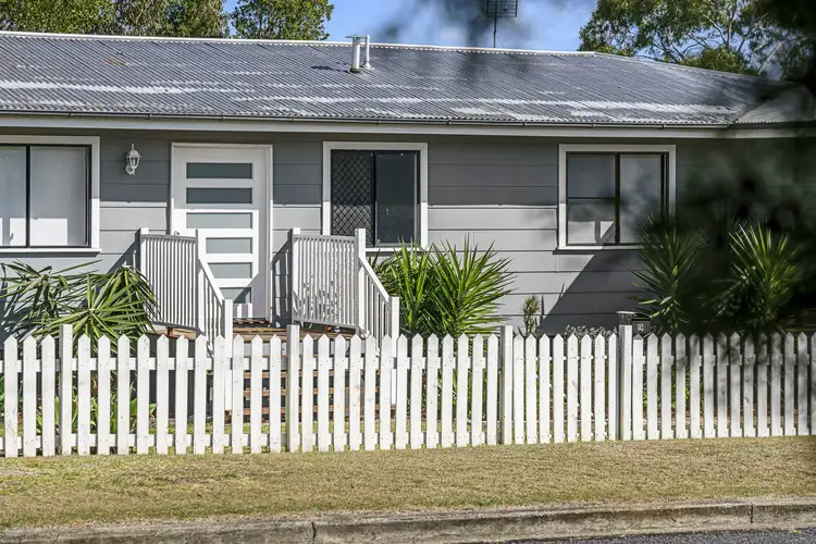 9 Dale Street, Crows Nest QLD 4355