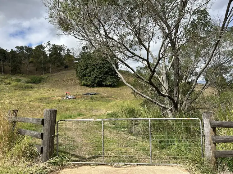30 Highfield Drive, Chatsworth QLD 4570