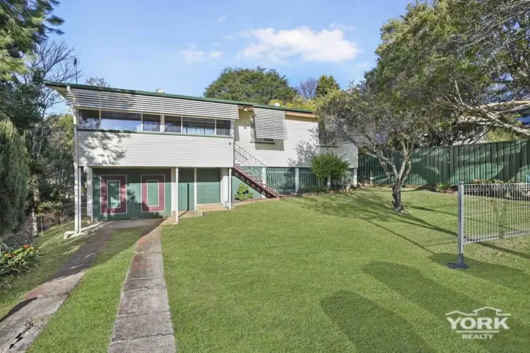 2 Hillview Avenue, Newtown QLD 4350