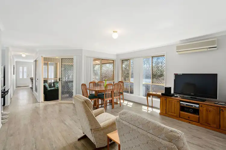 Fifth view of Homely house listing, 10 Diosma Close, Yamanto QLD 4305