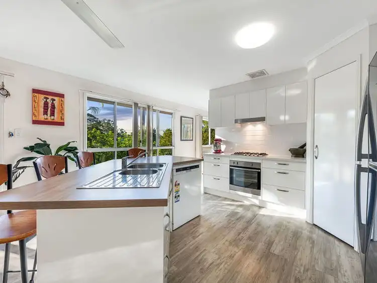12 Holyn Close, Woombye QLD 4559
