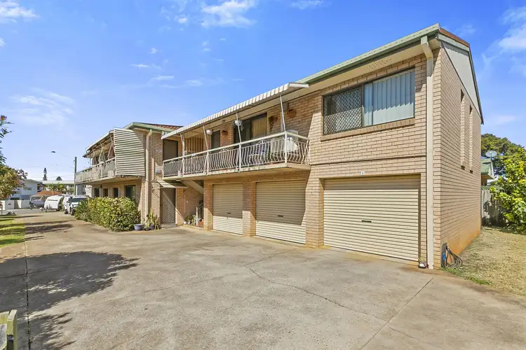 Second view of Homely unit listing, 2/137 Prince Edward Parade, Scarborough QLD 4020