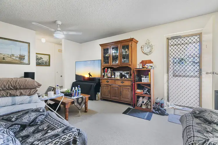 Fifth view of Homely unit listing, 2/137 Prince Edward Parade, Scarborough QLD 4020