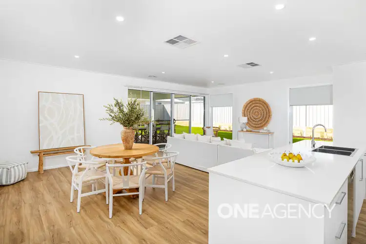Second view of Homely house listing, 21 BONDI CRESCENT, Gobbagombalin NSW 2650