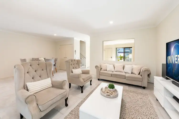 19/2 Catalina Way, Upper Coomera QLD 4209