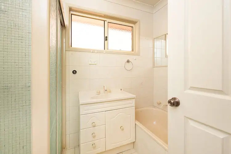 Sixth view of Homely unit listing, 16 BENTLEY PLACE, Wagga Wagga NSW 2650