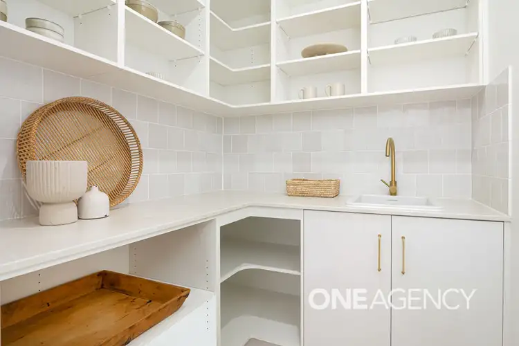 Sixth view of Homely house listing, 27 BONDI CRESCENT, Gobbagombalin NSW 2650