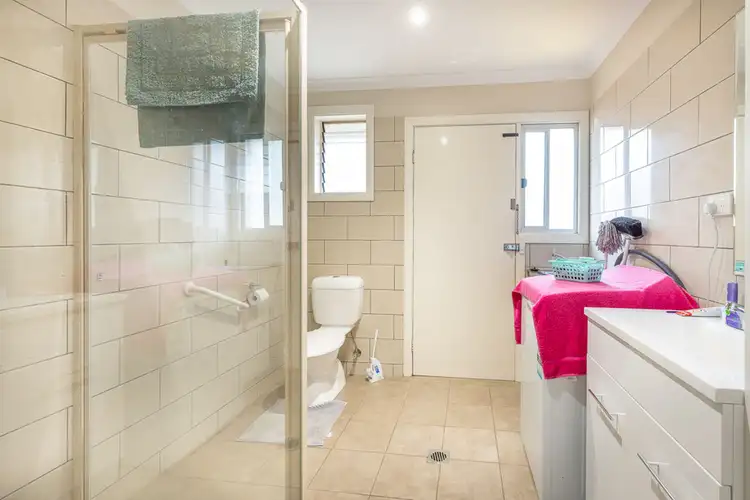 Fourth view of Homely unit listing, Unit 1/423 Griffith Rd, Lavington NSW 2641