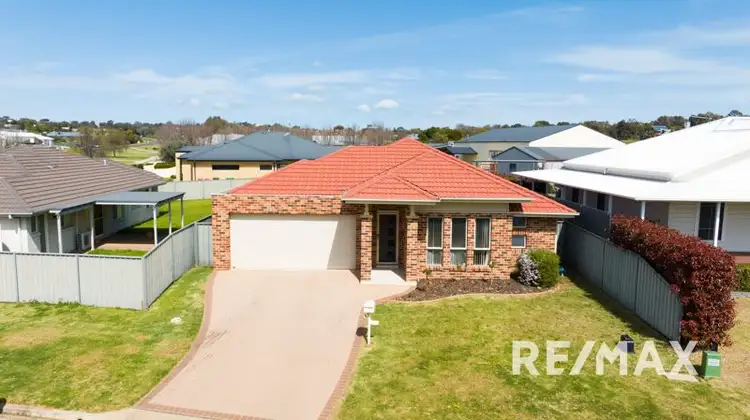 2 Adams Street, Junee NSW 2663