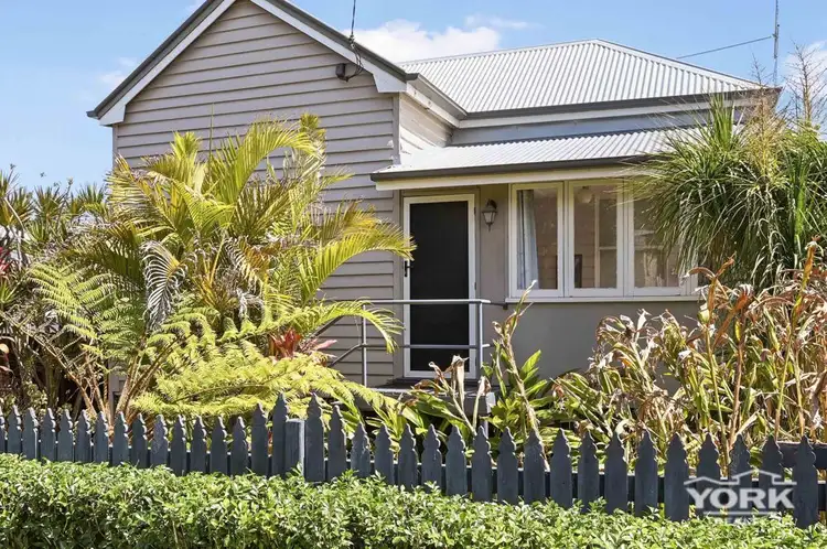 19 Loudon Street, South Toowoomba QLD 4350
