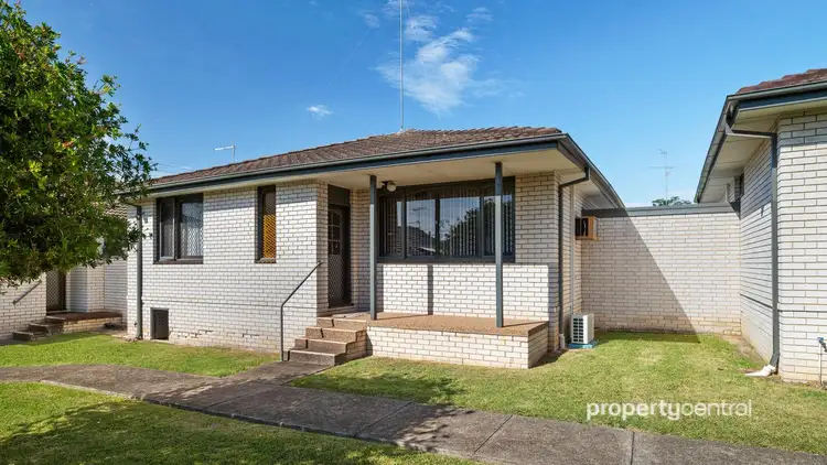 2/73 Bringelly Road, Kingswood NSW 2747