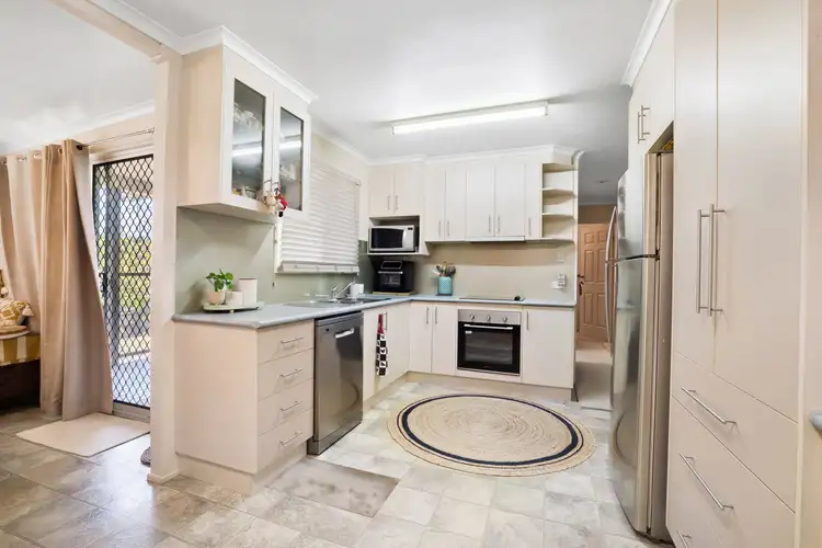 Sixth view of Homely house listing, 2 Nicole Court, Andergrove QLD 4740