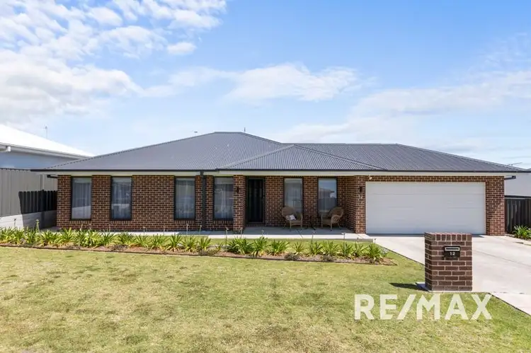 12 Hayes Crescent, Junee NSW 2663