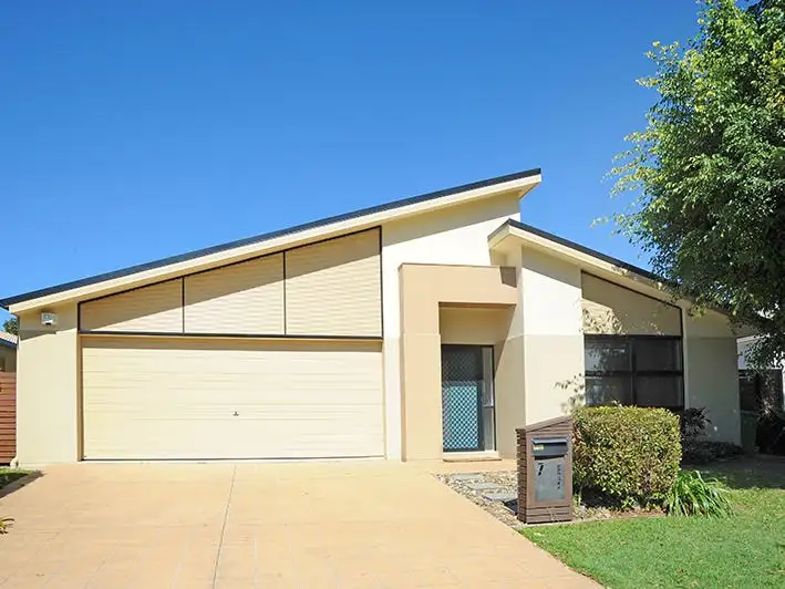 7 Liekefett Way, Little Mountain QLD 4551