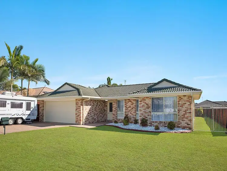 4 Greenvale Court, Little Mountain QLD 4551