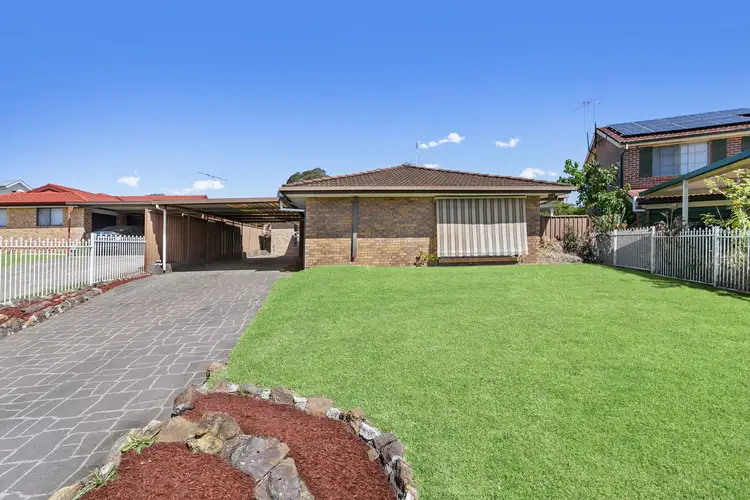 19 & 19a Moffitt Crescent, Edensor Park NSW 2176