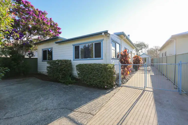 7 Azalea Avenue