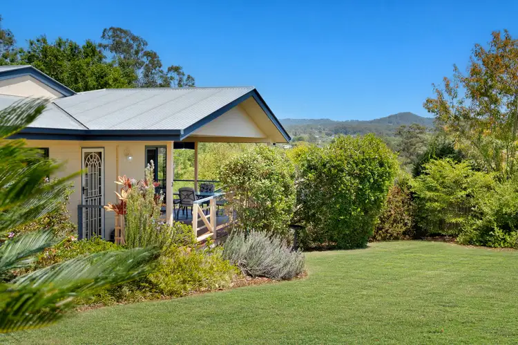 2 Holyn Close, Woombye QLD 4559