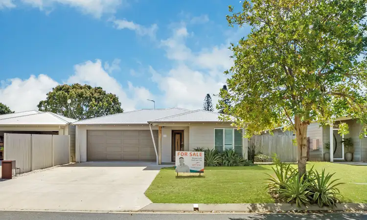 10 Jennifer Court, Bucasia QLD 4750