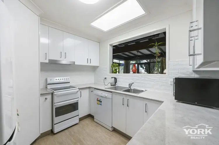 8 Palm Court, Rangeville QLD 4350