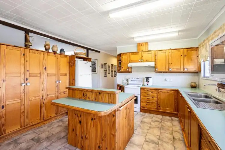 Second view of Homely house listing, 6 KALIMNA DRIVE, Clontarf QLD 4019
