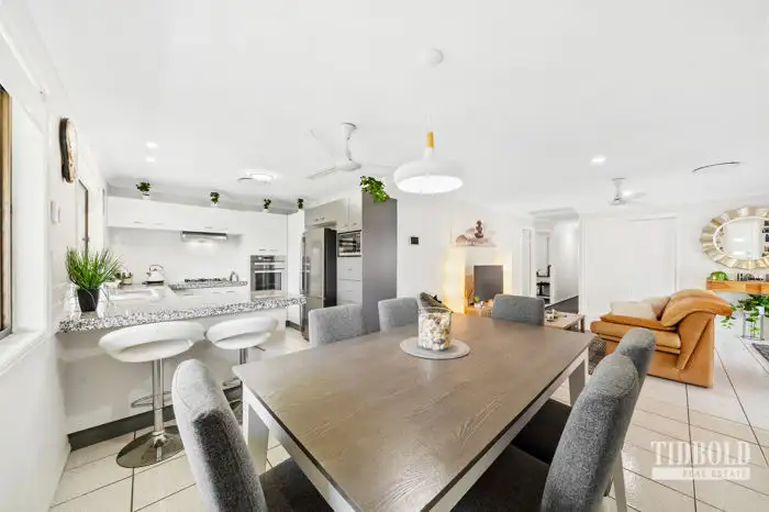 Sixth view of Homely house listing, 10 Terrier Court, Redland Bay QLD 4165