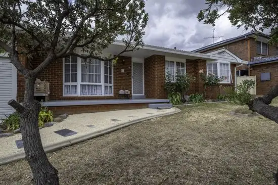 9 Myndee Avenue