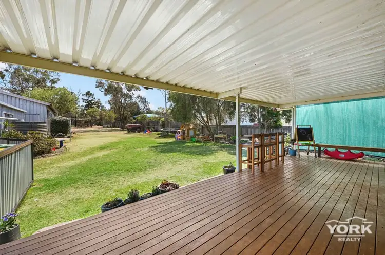 3 Peters Street, Goombungee QLD 4354
