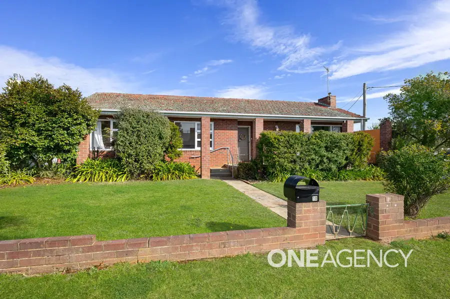 Main view of Homely house listing, 10 KILLARA AVENUE, Mount Austin NSW 2650