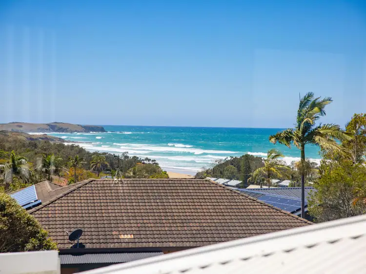 31 Dammerel Crescent, Emerald Beach NSW 2456
