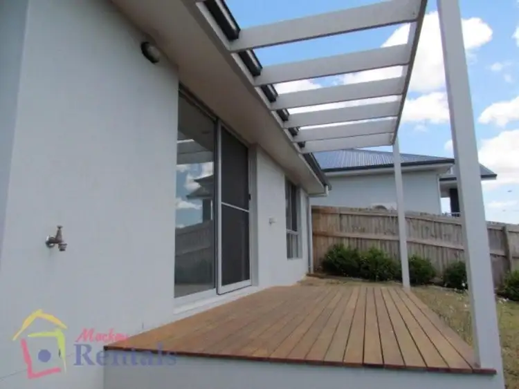 Fourth view of Homely unit listing, 2/35 Avalon Drive, Blacks Beach QLD 4740