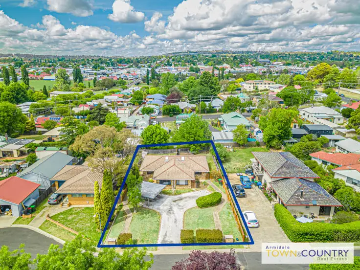 Second view of Homely semi-detached listing, 4 Wade Avenue, Armidale NSW 2350